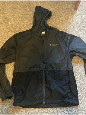 Columbia Men’s Black and Charcoal Hooded Windbreaker Jacket